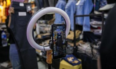 TikTok Dihadapkan pada Tantangan: Pemerintah Pertimbangkan Konsistensi dan Kepentingan Investasi dalam Penegakan Aturan