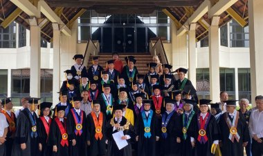 Guru Besar UI Kritik Jokowi soal Politik Gentong Babi Lewat Bansos