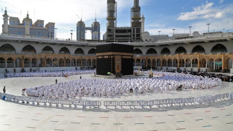 Pengalaman Unik Ramadan di Masjidil Haram: Arab Saudi Buka Peluang Berbuka Puasa Bersama