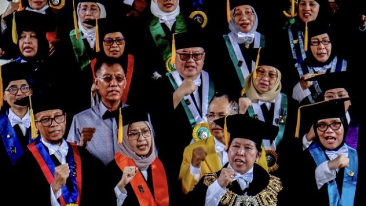 Guru Besar UI Kritik Pendekatan Politik Bansos Jokowi