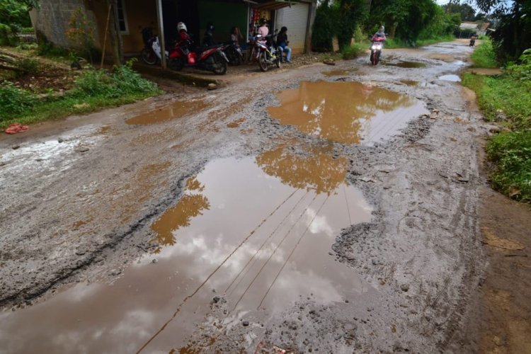 Bupati Bogor Ajukan Bantuan Pusat untuk Bangun Jalan Tambang di Parung Panjang