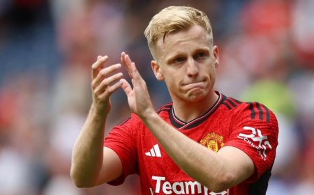 Donny van de Beek Dipinjamkan ke Eintracht Frankfurt oleh Manchester United