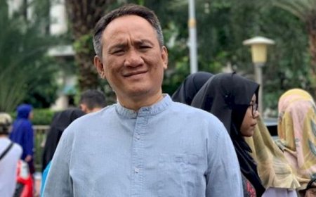 Kritik Andi Arief: Alumni UGM Anies dan Ganjar Dicemooh sebagai Pemimpin Lemah