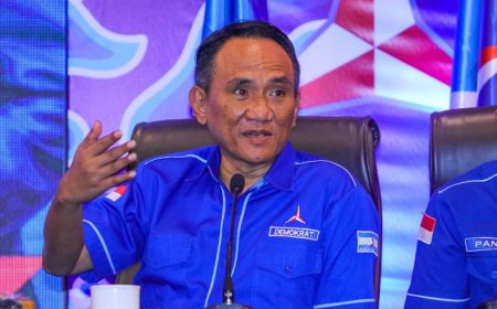 Kritik Tajam Andi Arief terhadap Anies dan Ganjar: Alumni UGM Lemah, Demokrat Dukung Prabowo-Gibran