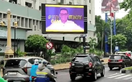 Videotron Anies Baswedan Berseliweran di Surabaya Setelah Diturunkan di Jakarta-Bekasi