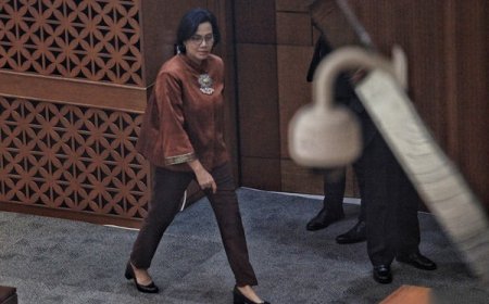Sri Mulyani Tetap Fokus Meski Isu Mundur dari Kabinet Mencuat: "Saya Bekerja, Oke Makasih"