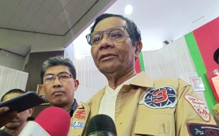 Mahfud MD Mengumumkan Pengunduran Diri: Kontroversi Tim Sukses Menteri Picu Kecaman dan Alarm Situasi Politik