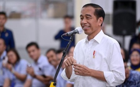 Politisi Elite PDIP Soroti 'Kontradiktif' Jokowi Terkait Izin Kampanye: Panik Atas Kondisi Elektabilitas Prabowo-Gibran?