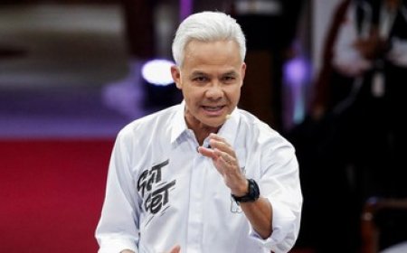 Ganjar Ungkap Mahfud Lagi Tuntaskan PR Sebelum Resmi Mundur