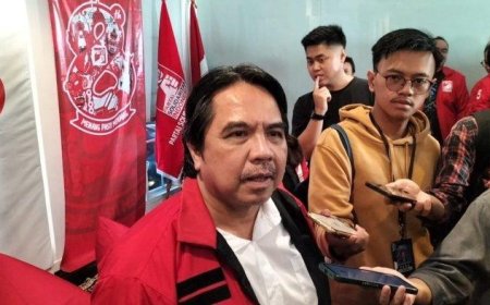 Ade Armando Pertanyakan KPU Terkait Perubahan Drastis Suara di Real Count Pileg DPR