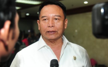 Kontroversi Pemberian Pangkat Kehormatan Jenderal untuk Prabowo: Kritik TB Hasanuddin