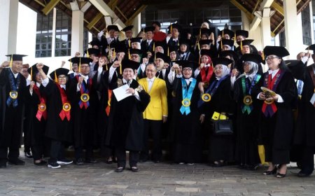 Guru Besar UI Kritik Jokowi soal Politik Gentong Babi Lewat Bansos